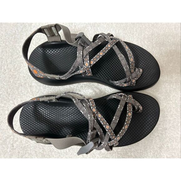 Chaco womens size 9 strappy Southwest Aztec sandals gray orange adjustable strap - Picture 2 of 6